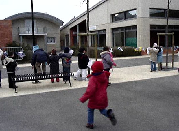 Une image contenant bâtiment, route, extérieur, rue Description générée automatiquement